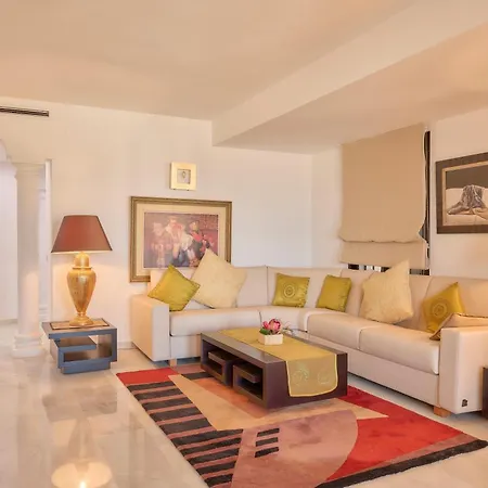 Puerto Banus, Benabola Apartment