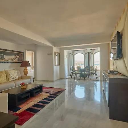 Puerto Banus, Benabola * Marbella